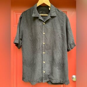 Tommy Bahama 100% Silk Charcoal Black Floral Short Sleeve Button Down Shirt